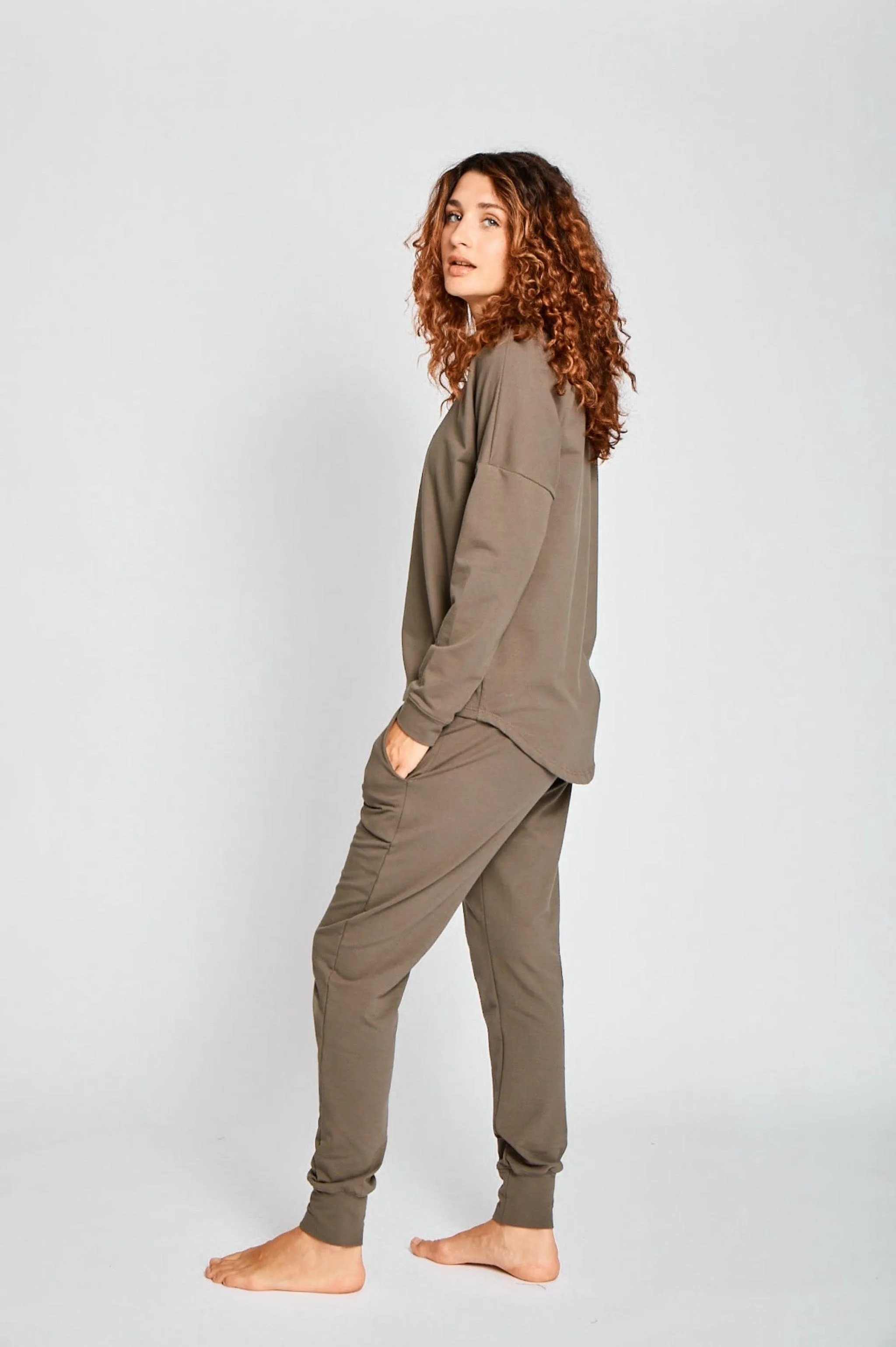 RELAXED LOUNGE SWEAT TOP