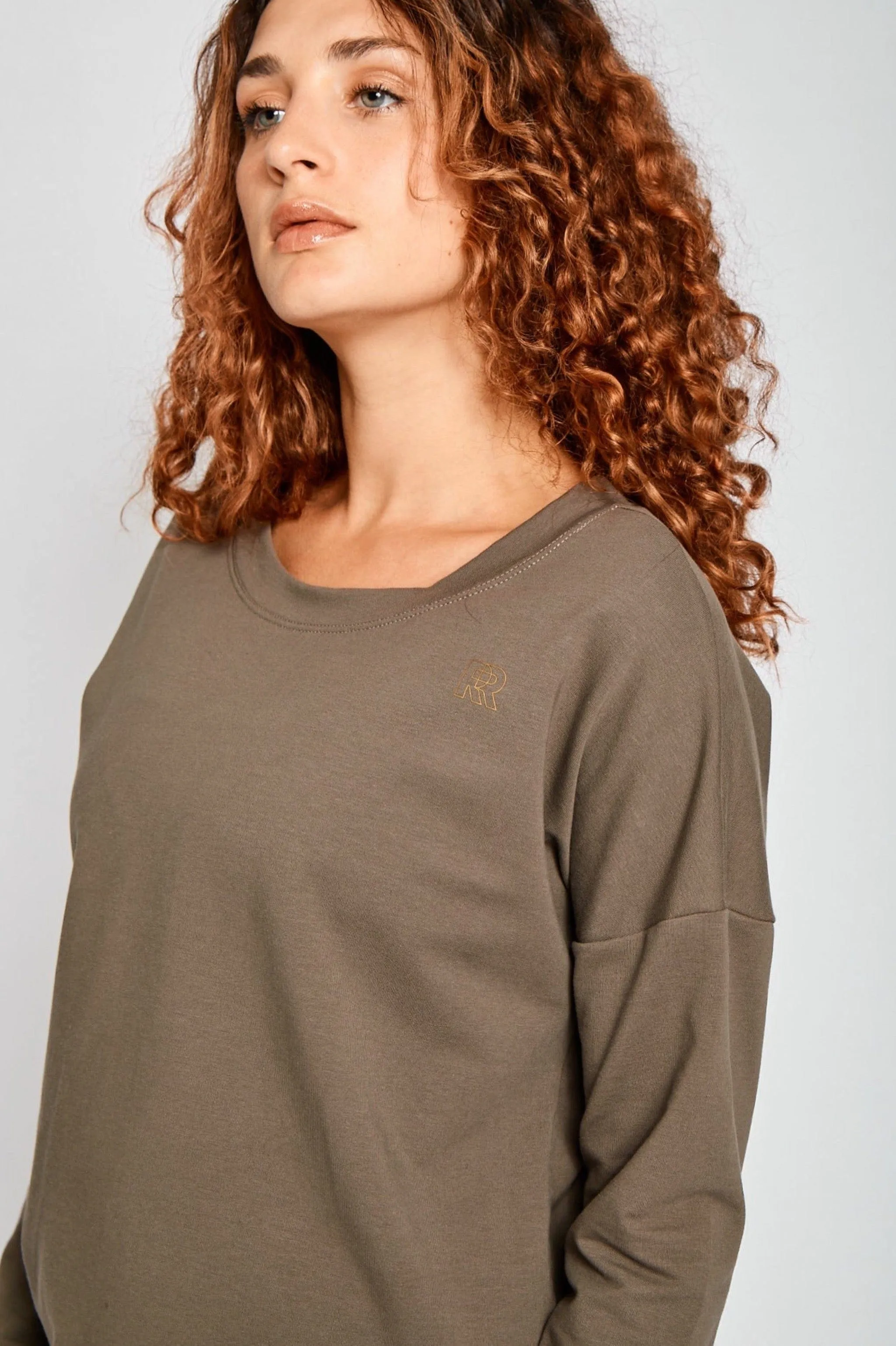 RELAXED LOUNGE SWEAT TOP